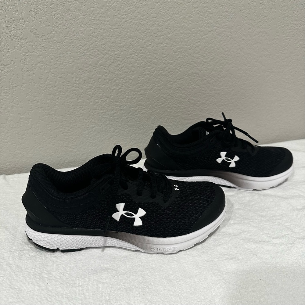 Under Armour Charged Escape 3 Black & White Women’s Size 6 SKU3024913. Preloved - Picture 3 of 12